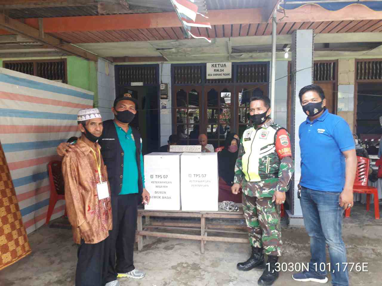 Pemilihan BPD Desa Simpang Padang, Dipantau Oleh Sertu Fauzi