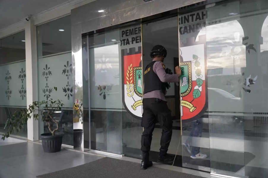 KPK Geledah Kantor Dinas Perkim, Lanjut Ke Dishub dan Kesbangpol Pekanbaru
