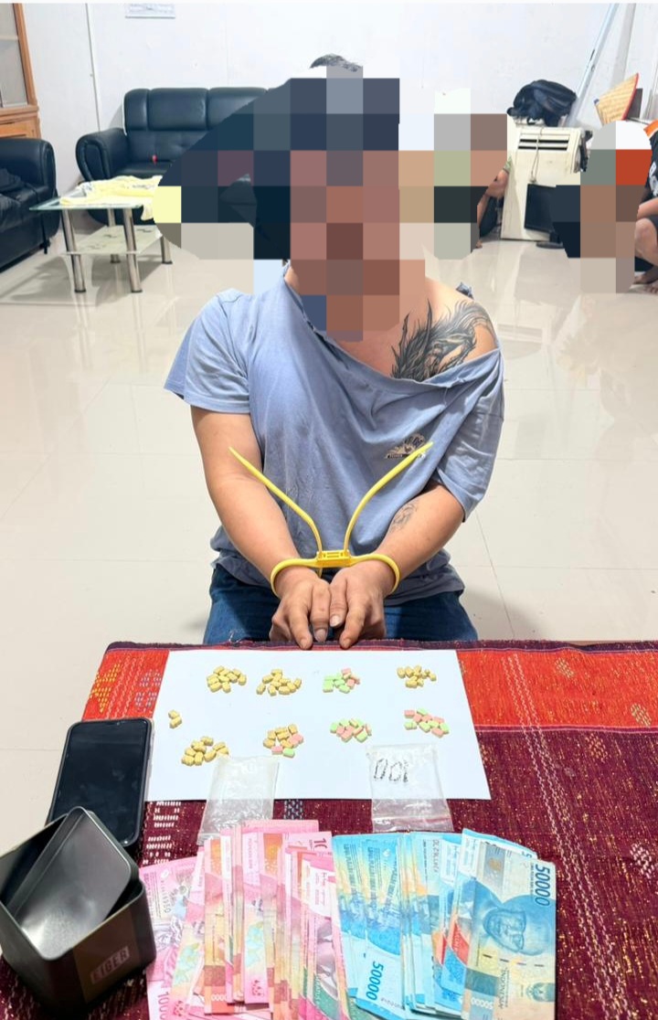 Digeledah Polisi, AS Tak Berkutik Ditemukan 82 Butir Pil Ekstasi