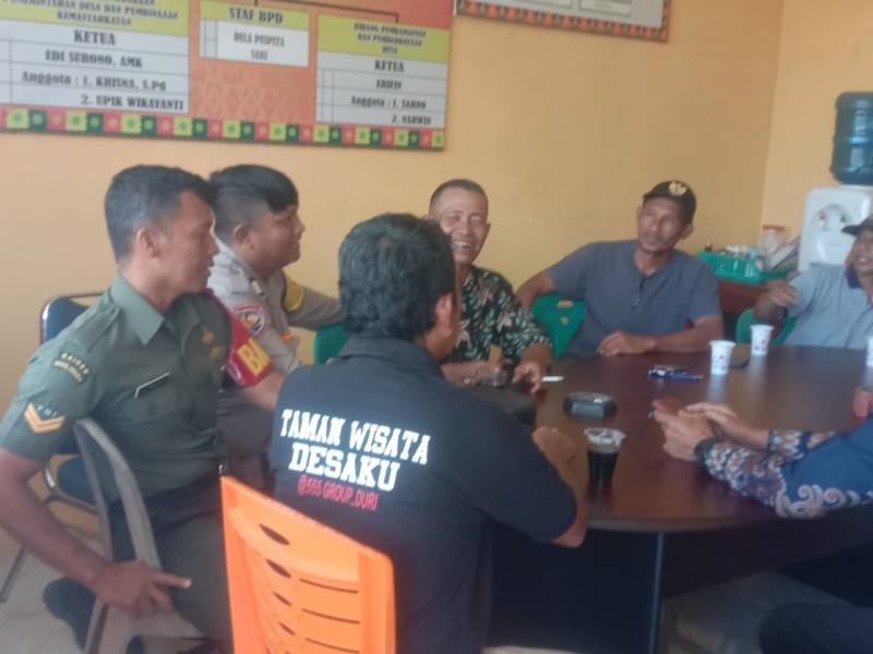 Babinsa Sertu Handoko Berikan Penyuluhan Pancasila Kepada Warga Desa Air Kulim