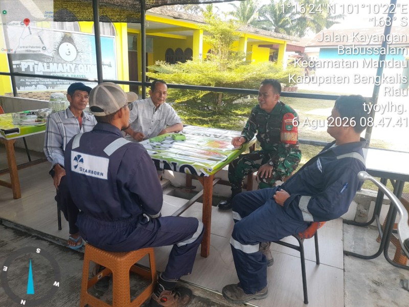 Babinsa Serka Alinaspi Berikan Pemahaman Pancasila Kepada Warga Jalan Kayangan, Mandau, Bengkalis