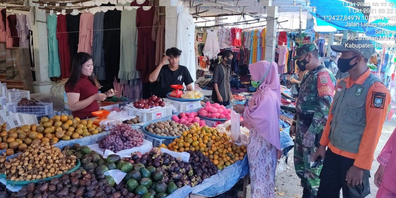 Serda Awaluddin Himbau Protkes di Pasar Sidomulyo Desa Sebangar
