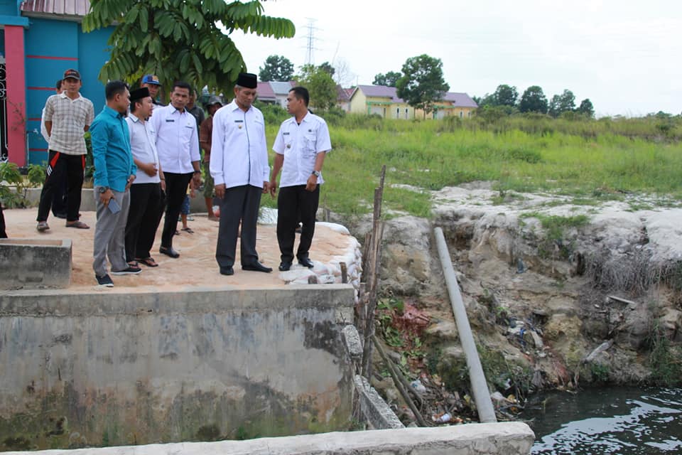 Perintahkan Dinas PUPR Bergerak Cepat, Ayat Cahyadi Datangi Lokasi Jembatan Yang Putus
