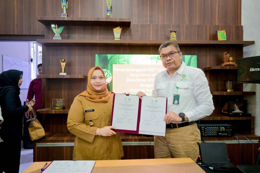 Bupati Kasmarni Tandatangani RKT Pengembangan SM Giam Siak Kecil dan SM Balai Raja Bersama BBKSDA Riau