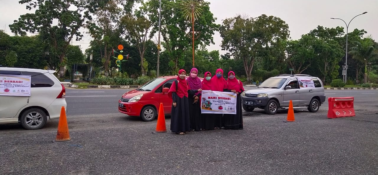 Di Hari Ibu, ALPPIND Berbagi Dengan Ibu - Ibu Petugas Kebersihan
