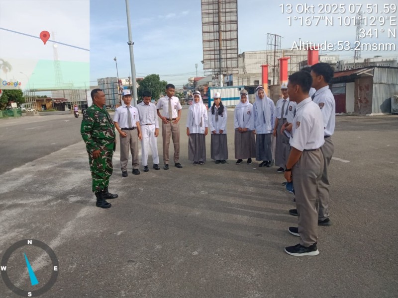 Babinsa Serda Paino Berikan Penyuluhan Pancasila Kepada Siswa SMA N 2 Batang Serosa, Kampung Pancasila