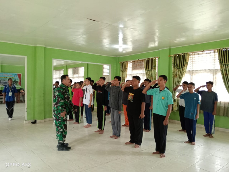 Babinsa Serda Z. Panjaitan Berikan Komsos Pancasila Kepada Siswa Batsol