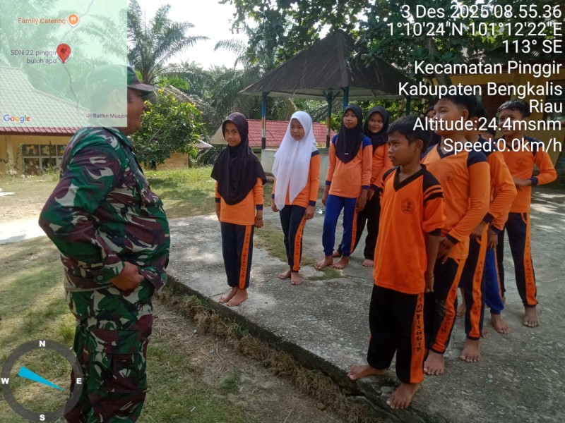 Babinsa Serda Paino Berikan Penyuluhan Pancasila Kepada Siswa SDN 22 Desa Buluh Apo