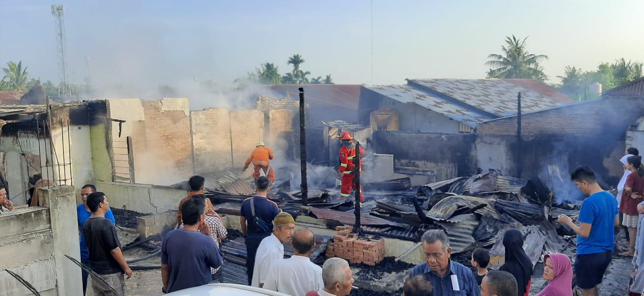 Diduga Korsleting Listrik, 3 Rumah Dilalap Jago Merah