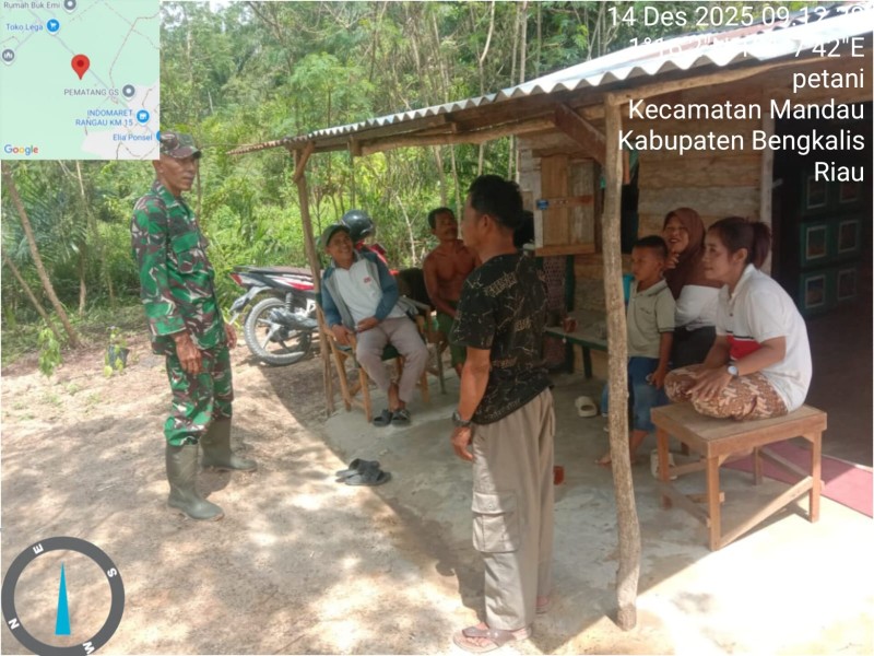 Babinsa Sertu Robby Berikan Penyuluhan Pancasila Kepada Warga Desa Petani, Bathin Solapan