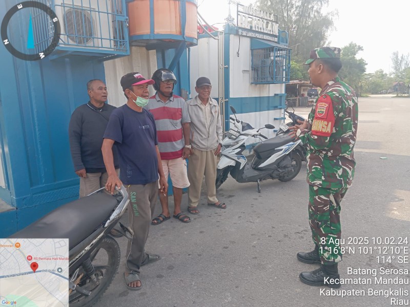 Babinsa Serda Reza Ramadhani Berikan Penyuluhan Pancasila Kepada Warga Kelurahan Batang Serosa Kampung Pancasila