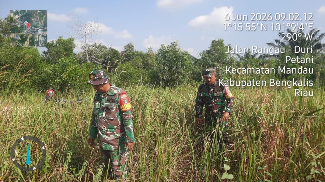 Babinsa Sertu Ahmad junaidi, Serda Paino Patroli Karhutla di Desa Petani, Batsol