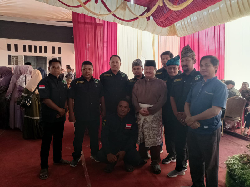 Tameng Adat LAMR Bathin Solapan Hadiri Aqiqah Cucu Bupati Bengkalis di Muara Basung