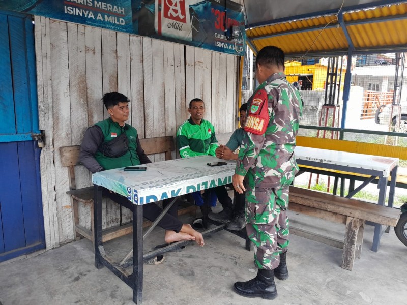 Babinsa Serka Fauzi Berikan Penyuluhan Pancasila di Kelurahan Air Jamban, Kampung Pancasila