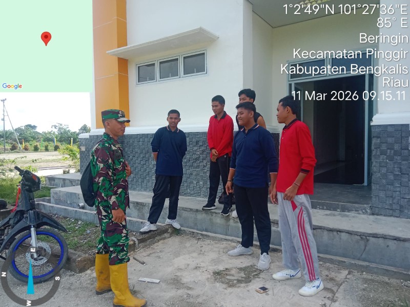 Babinsa Sertu Fikri Berikan Penyuluhan Pancasila Kepada Warga Desa Beringin, Talang Muandau