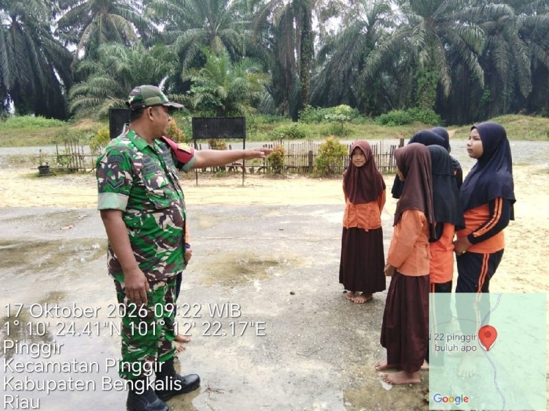 Babinsa Sertu Paino Berikan Pemahaman Pancasila Kepada Siswa Pinggir, Desa Pinggir