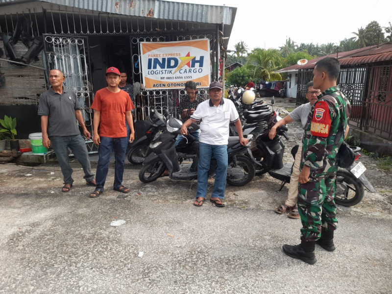 Babinsa Serka SDG Barus Berikan Penyuluhan Pancasila Kepada Warga Kelurahan Air Jamban, Kampung Pancasila