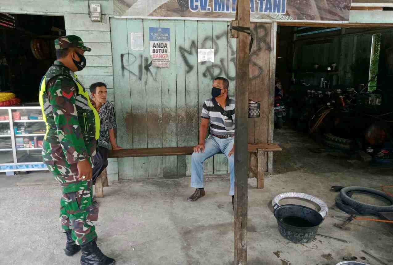 Koptu Paino Anggota Koramil 04/Mandau Sosialisasi Karhutla di Desa Buluh Apo