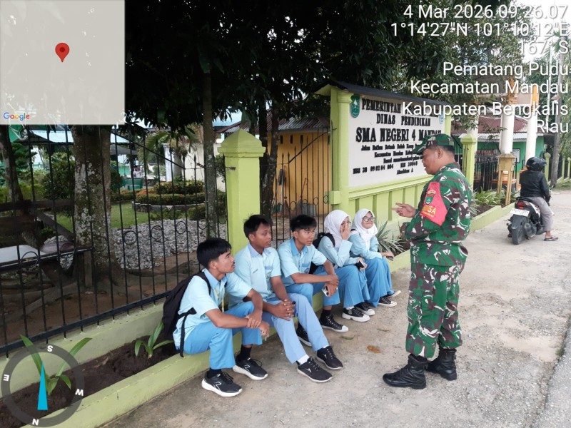 Babinsa Serma N. Saragih Berikan Penyuluhan Pancasila Kepada Siswa SMAN 4, Pematang Pudu