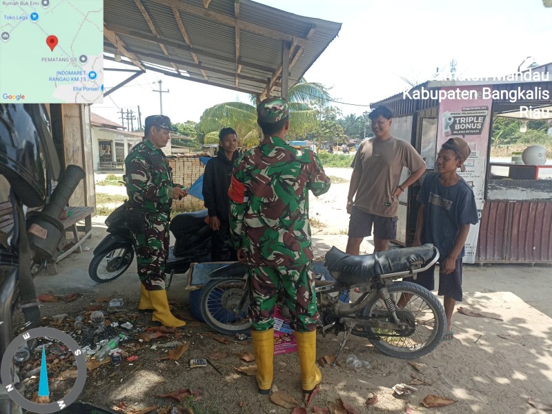 Babinsa Sertu Robby Berikan Penyuluhan Pancasila Kepada Warga Desa Petani Kampung Pancasila