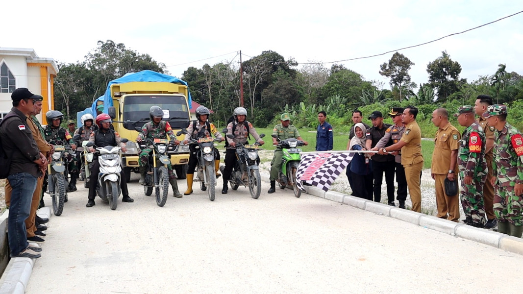 Kapolsek Pinggir Bersama Forkopimcam, Pimpin Upacara Pelepasan Pendistribusian Logistik Pemilu 2024