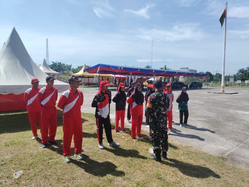 Babinsa Serka Roy P,  Berikan Penyuluhan Pancasila Kepada warga Desa Pinggir Babinsa Serka Roy P,  Berikan Penyuluhan Pancasila Kepada warga Desa Pinggir