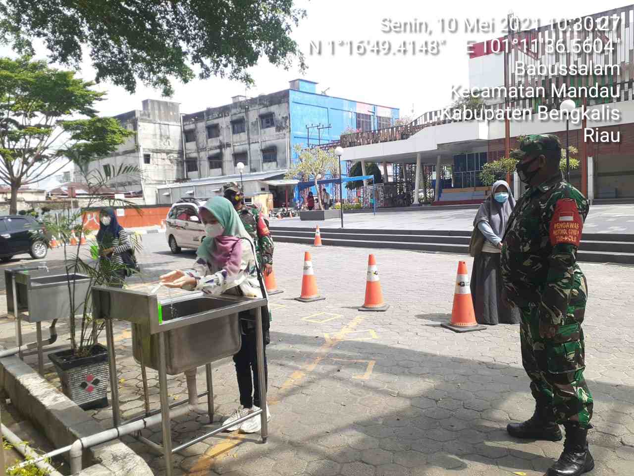 Peltu Sigit NW Himbau Pengunjung Mall Mandau City