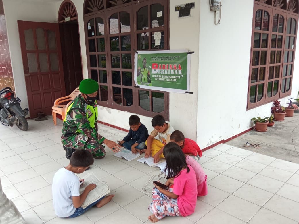 Serma Amiruddin Laksanakan Gerakan peduli pendidikan, Melalui Belajar Daring