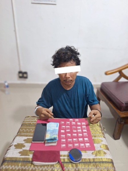 Tak Berkutik Saat Digeledah, Pria di Gajah Sakti Diamankan Bawa 32 Paket Sabu