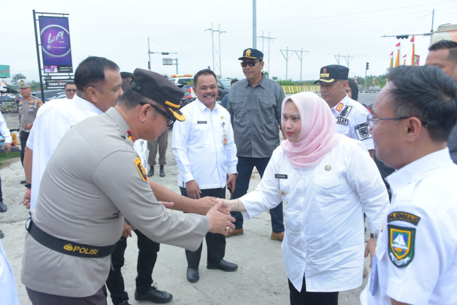 Pastikan Berjalan Aman dan Kondusif; Bupati Bengkalis Tinjau Pos Nataru Pinggir dan Sekitarnya