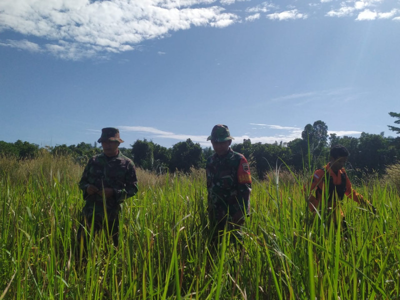 Gencar Laksanakan Patroli, Babinsa Koramil 03/Mandau Serda Ramadhani dan Kopda Yusup di RT 3 RW 4 Desa Pinggir