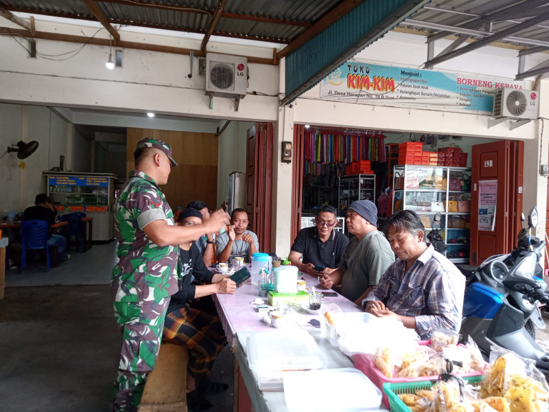 Babinsa Kopda P. Samosir, Berikan Penyuluhan Pancasila Kepada Warga Mandau, Kampung Pancasila