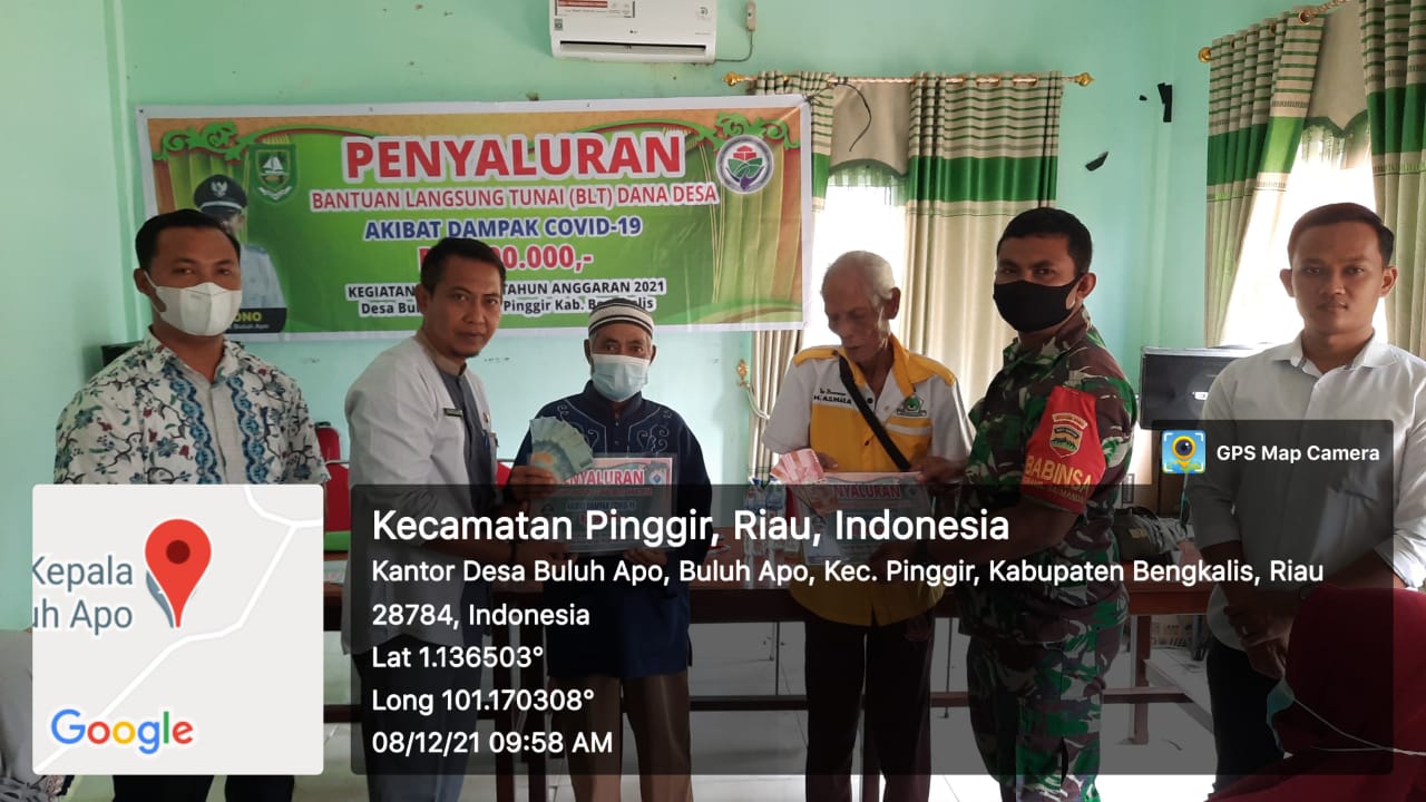 Sertu Roy Pardomuan Pantau Penyaluran BLT Bulan Desember Desa Buluh Apo
