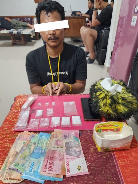 Digerebek Dini Hari di Bathin Solapan, S Simpan Belasan Paket Sabu di Kotak Tisu dan Antangin