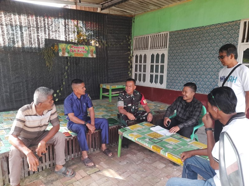 Babinsa Serka Alinaspi Berikan Penyuluhan Pancasila Kepada warga Kelurahan Talang Mandi