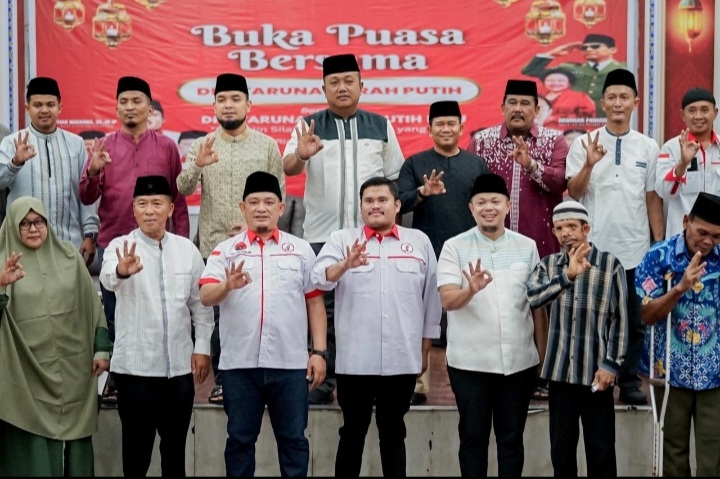 Tebar 1500 Takjil dan Berbuka Puasa Bersama DPD Taruna Merah Putih Pererat Tali Silaturahmi di Mandau