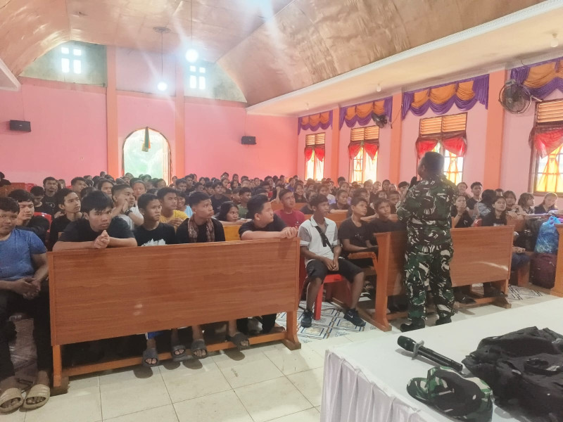 Babinsa Sertu Roy P. Berikan Komsos Pancasila Kepada Warga Desa Buluh Apo