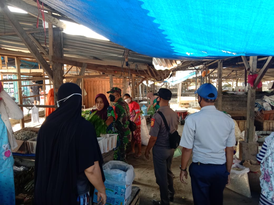 Himbau Pengunjung Pasar Sidomulyo Agar Protkes, Pesan Koptu M. Silaban