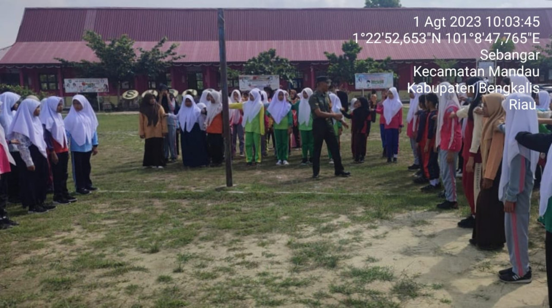 Babinsa Koramil 03/Mandau Sertu S. Handoko Berikan Wasbang Mengenai PBB kepada Pelajar