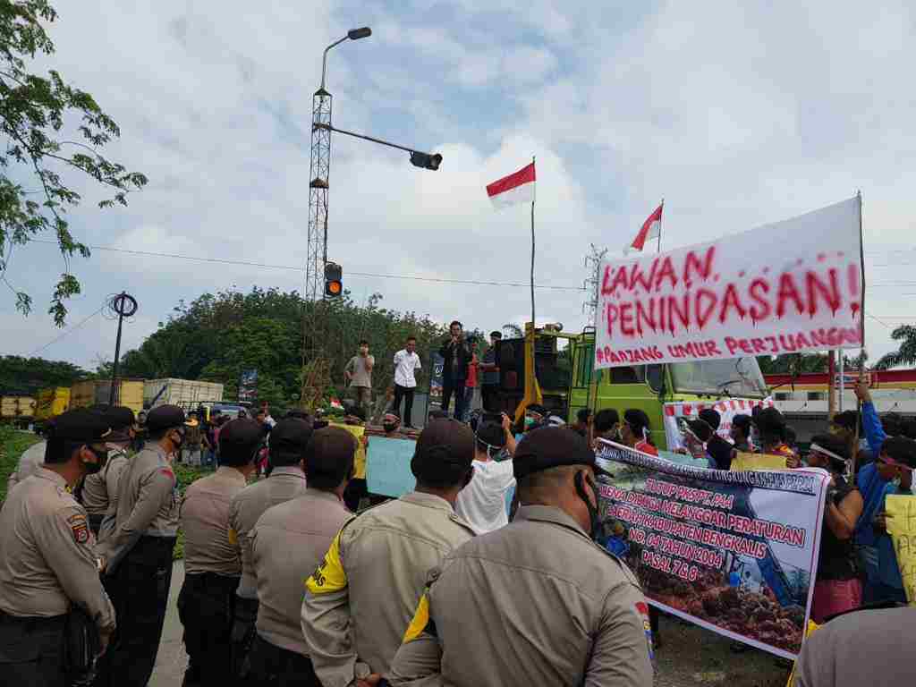 PKS PAA Simpang Bangko Duri di Demo Terkait Naker, Udara Busuk dan Abu Hitam
