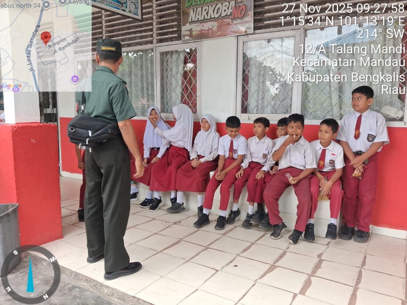 Babinsa Serka SDG Barus Berikan Penyuluhan Pancasila Kepada di SDN 14 Talang Mandi