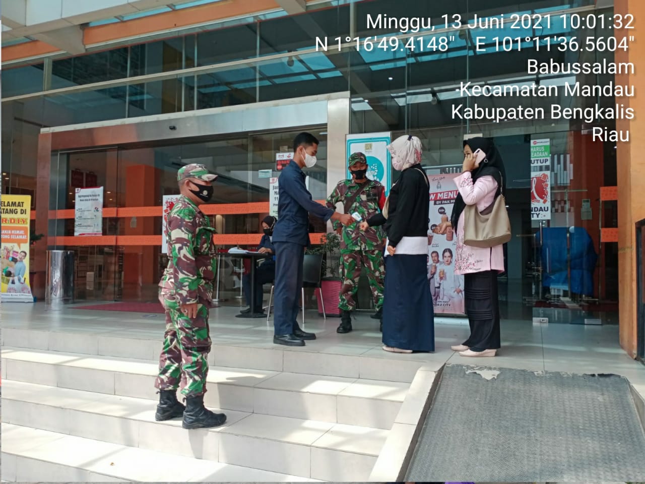 Serda P. Sinaga Himbau Pengunjung Mall Mandau City Agar Protkes