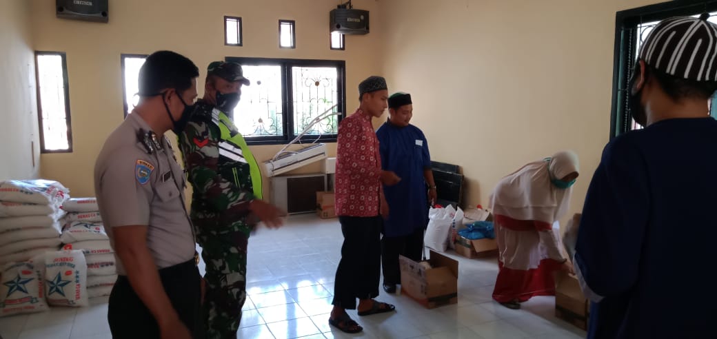 Kembali dikawal TNI, 429 Paket Sembako Murah Untuk Desa Pinggir