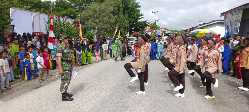 Babinsa Serda Ramadhani Berikan Komsos Pancasila Kepada Warga Jalan Sudirman, Mandau, Bengkalis