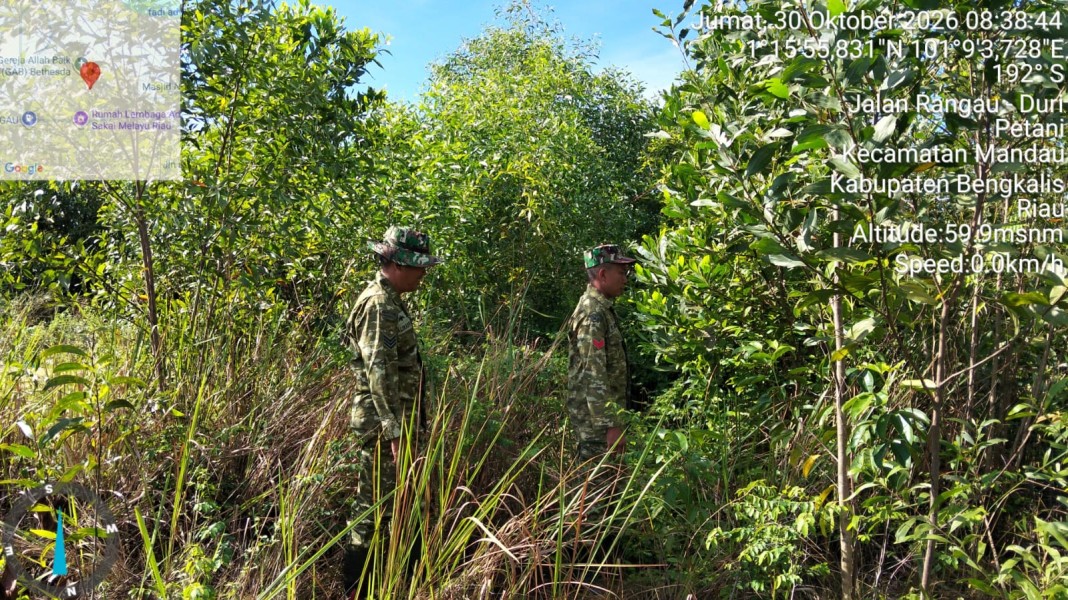 Patroli Karhutla Terus dilakukan, Babinsa Serka Alinasfi, Koptu Yusup Andri W cek Lahan Rawan di Kilometer 6, Desa Petani