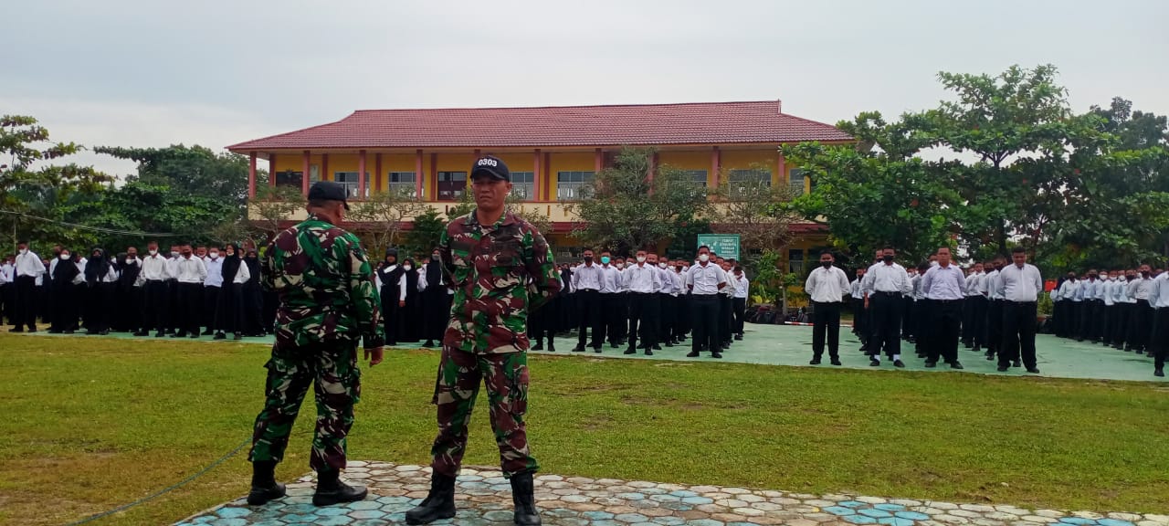 Koramil 03 Mandau Latih PBB Siswa dan Siswi SMKN 3 Mandau