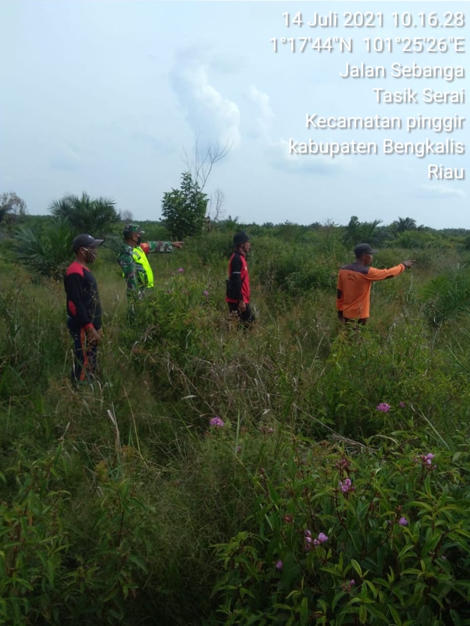Serda Setiawan Sijabat Patroli Titik Hot Spot di Desa Tasik Serai