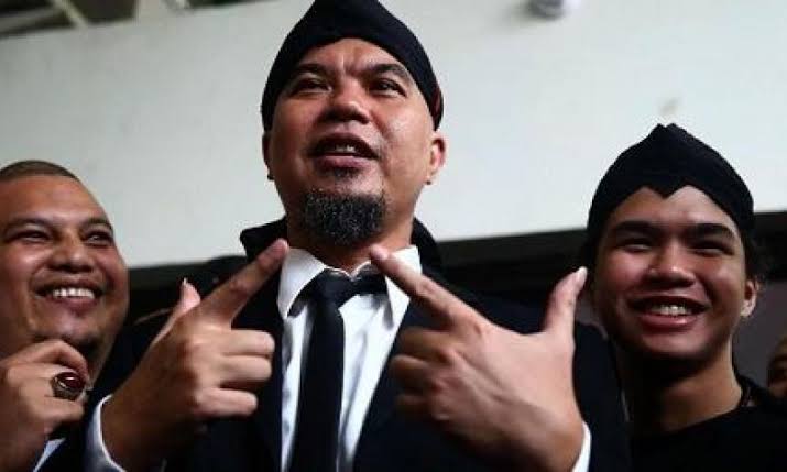 Keluar Penjara, Ahmad Dhani Disambut Ratusan Pendukung