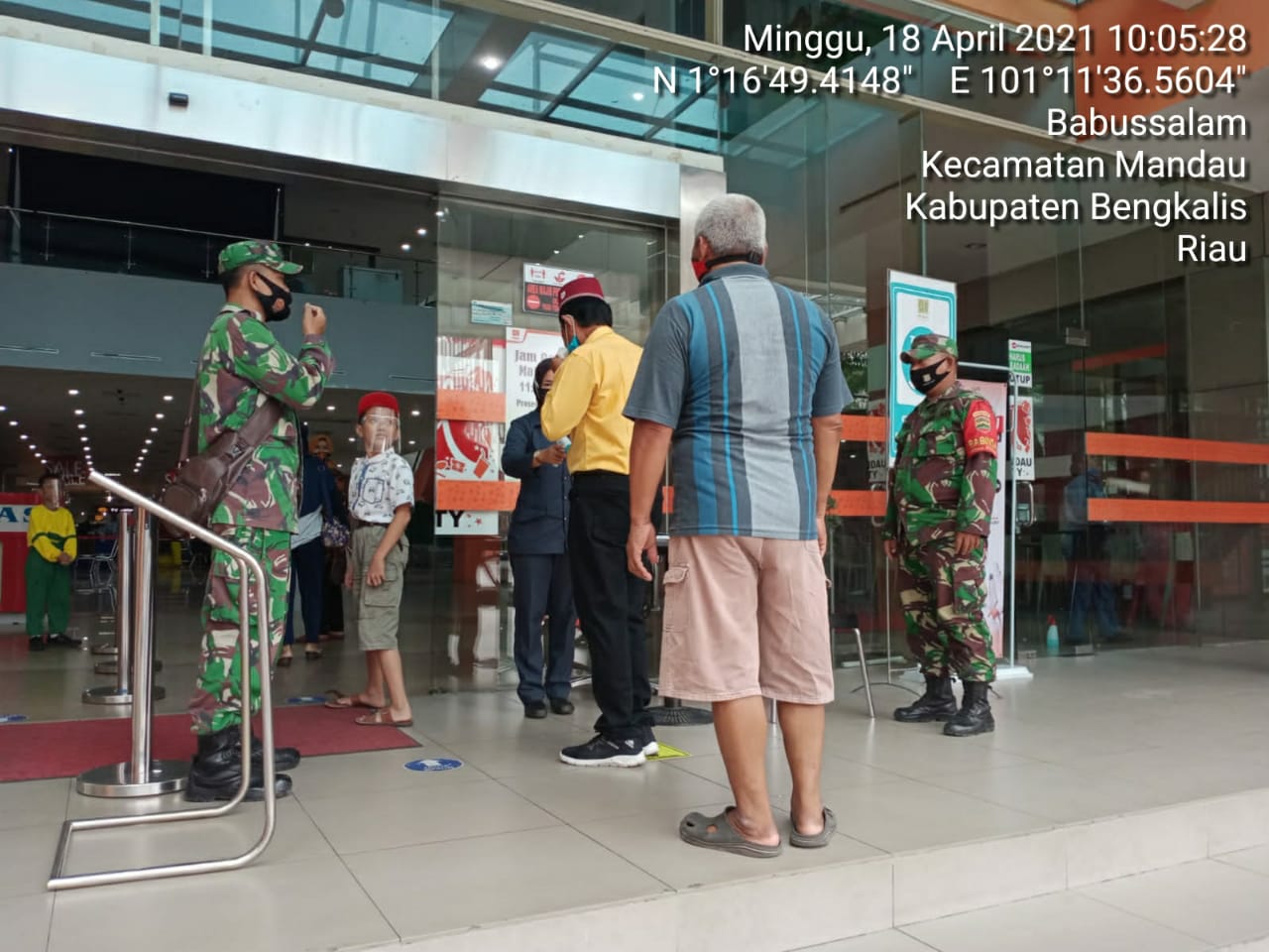 Koramil Mandau Pantau Penggunaan Masker di Mall Mandau City