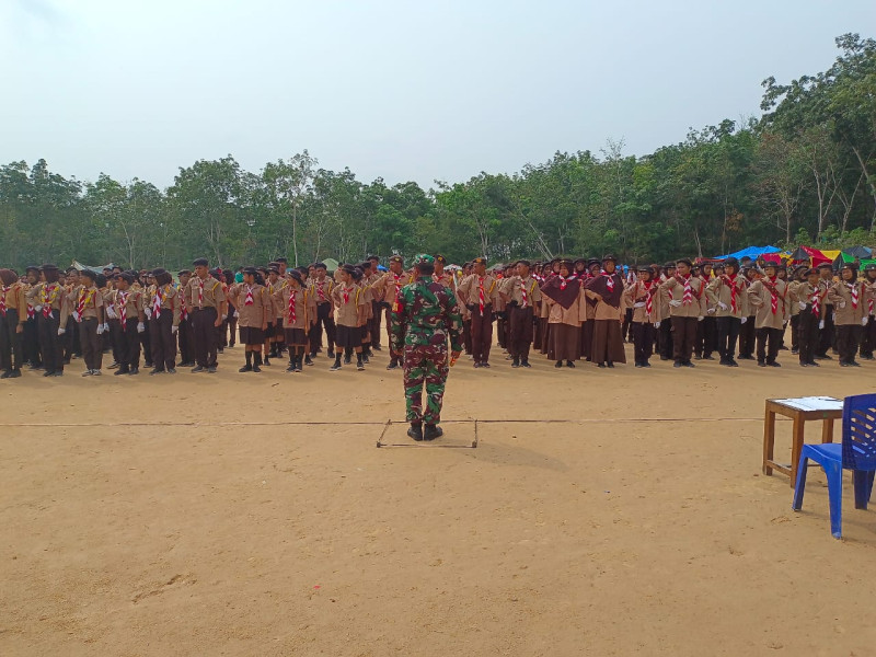 Babinsa Koramil 03/Mandau Sertu Roy Pardomuan Berikan Wasbang Mengenai PBB kepada Siswa Kecamatan Pinggir